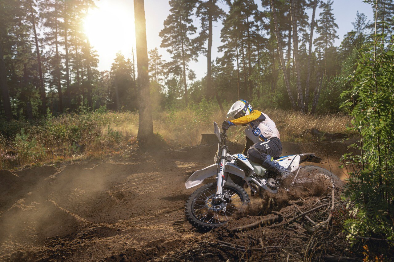 Husqvarna presenta la gamma 2023 in versione “Heritage” 